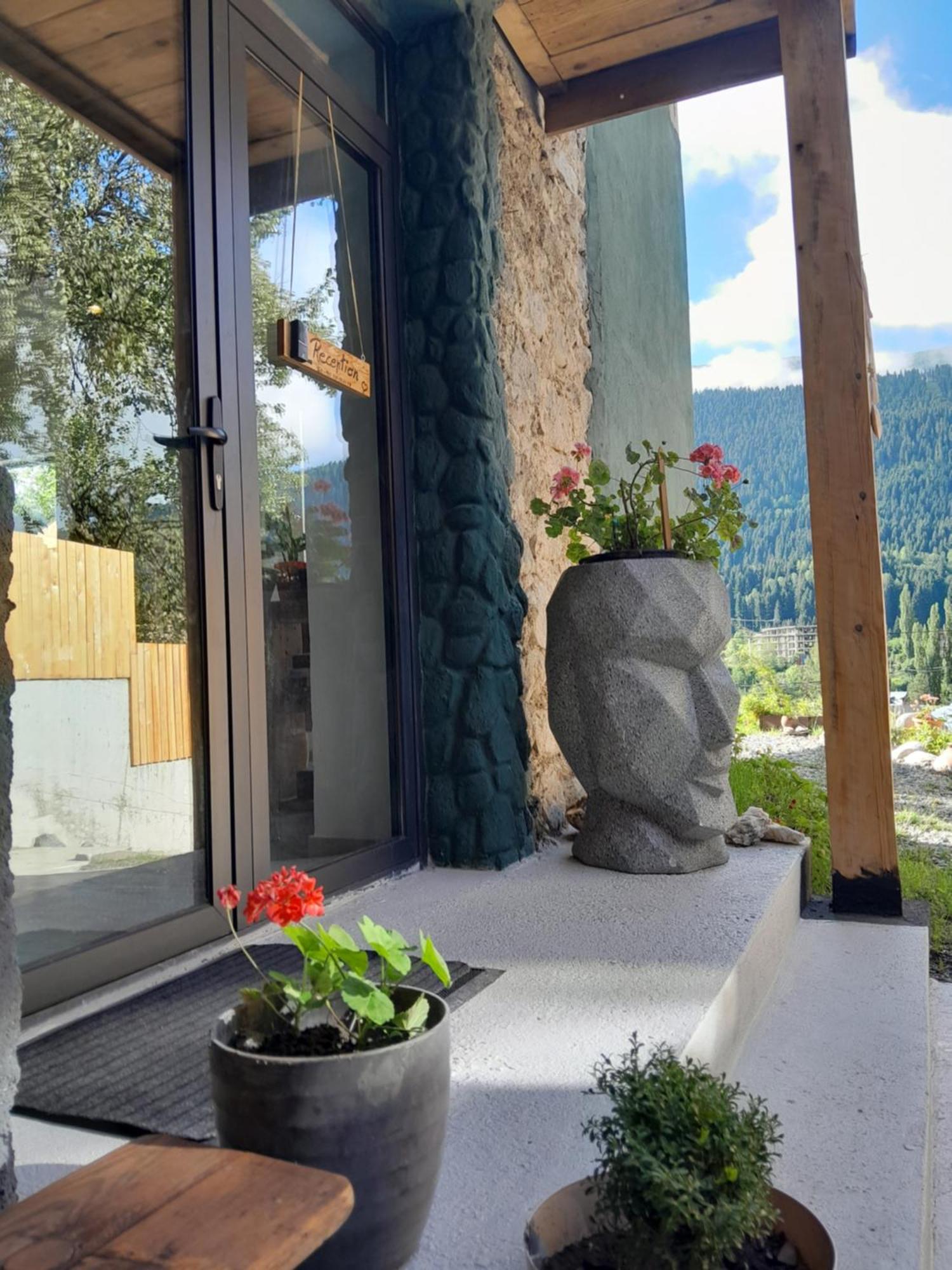 Hotel Lamish メスティア エクステリア 写真